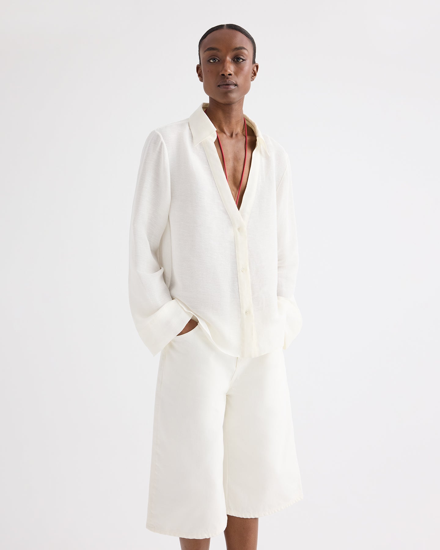 トップス KIMURA/ Linen washi shirt White Ivory Deep V Relaxed Shirt in Linen Silk | TWP