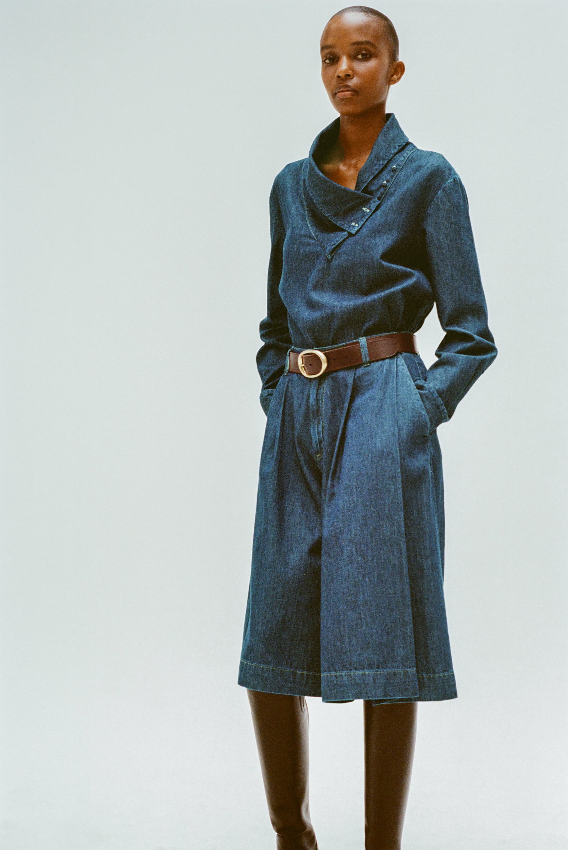 TWP Dark stone Steffens Short in Shirting Denim view 7
