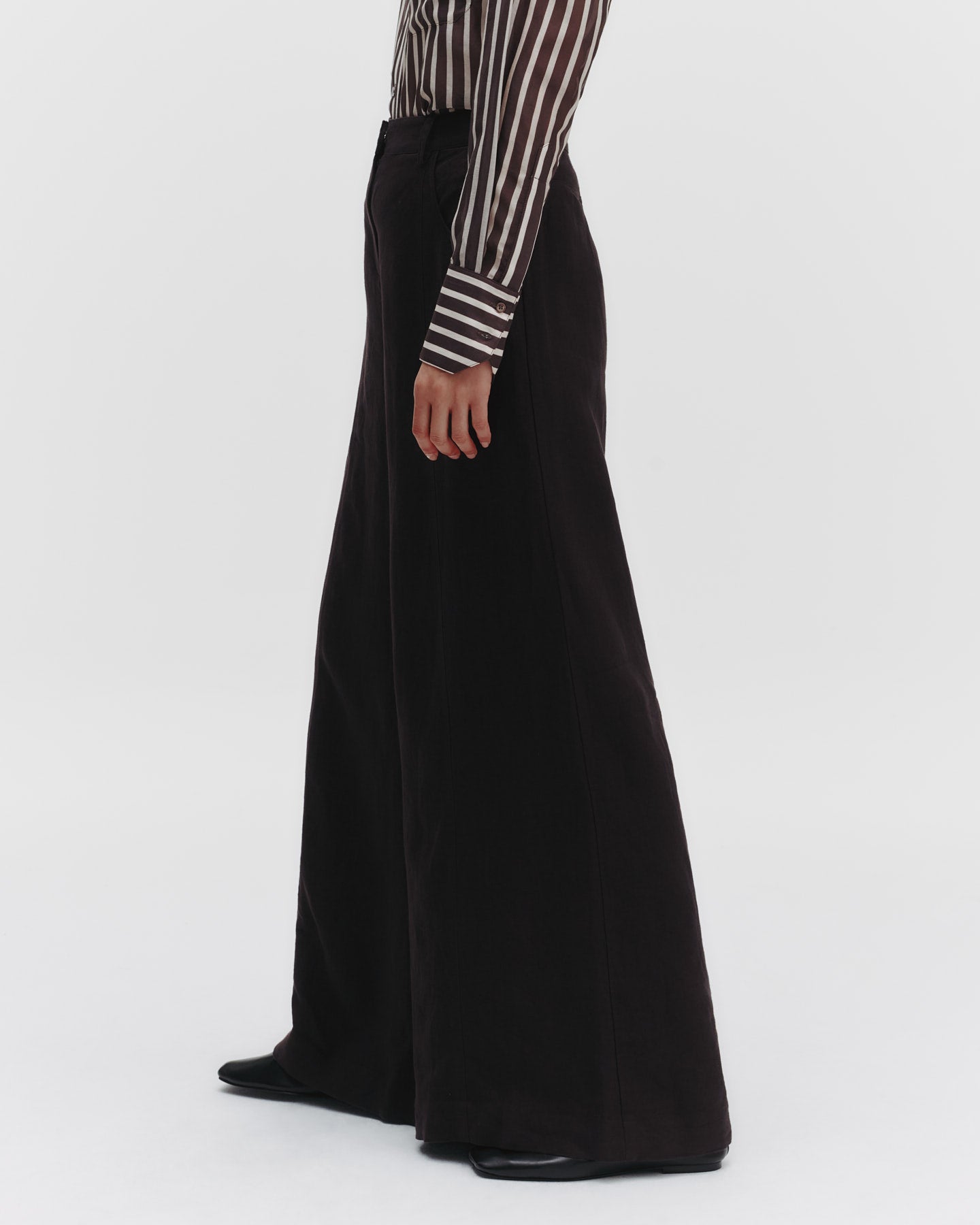 TWP Dark chocolate Dee's Trouser in Washed Linen view 4