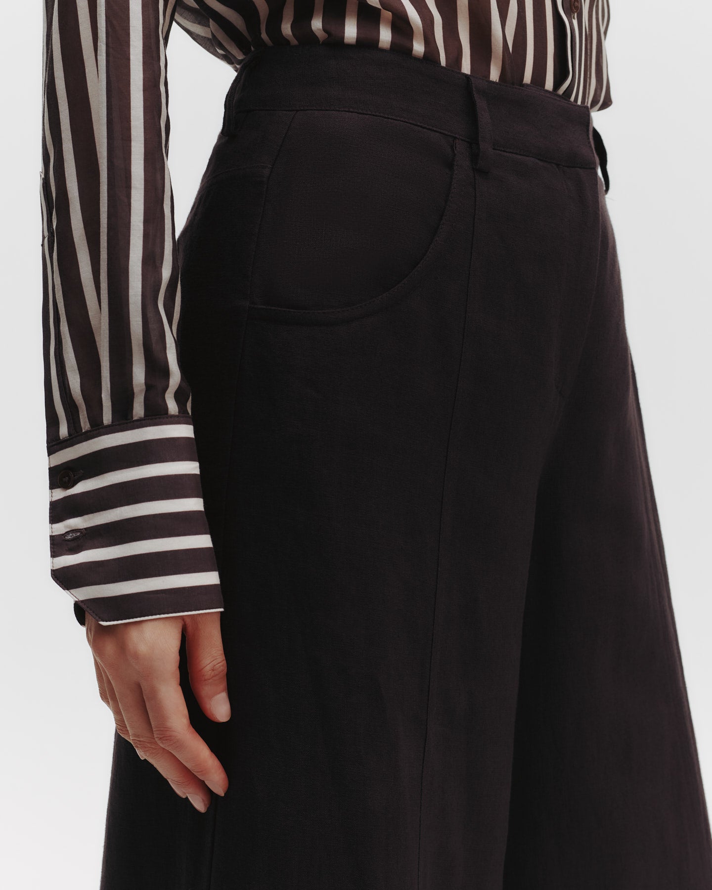 TWP Dark chocolate Dee&#39;s Trouser in Washed Linen view 5