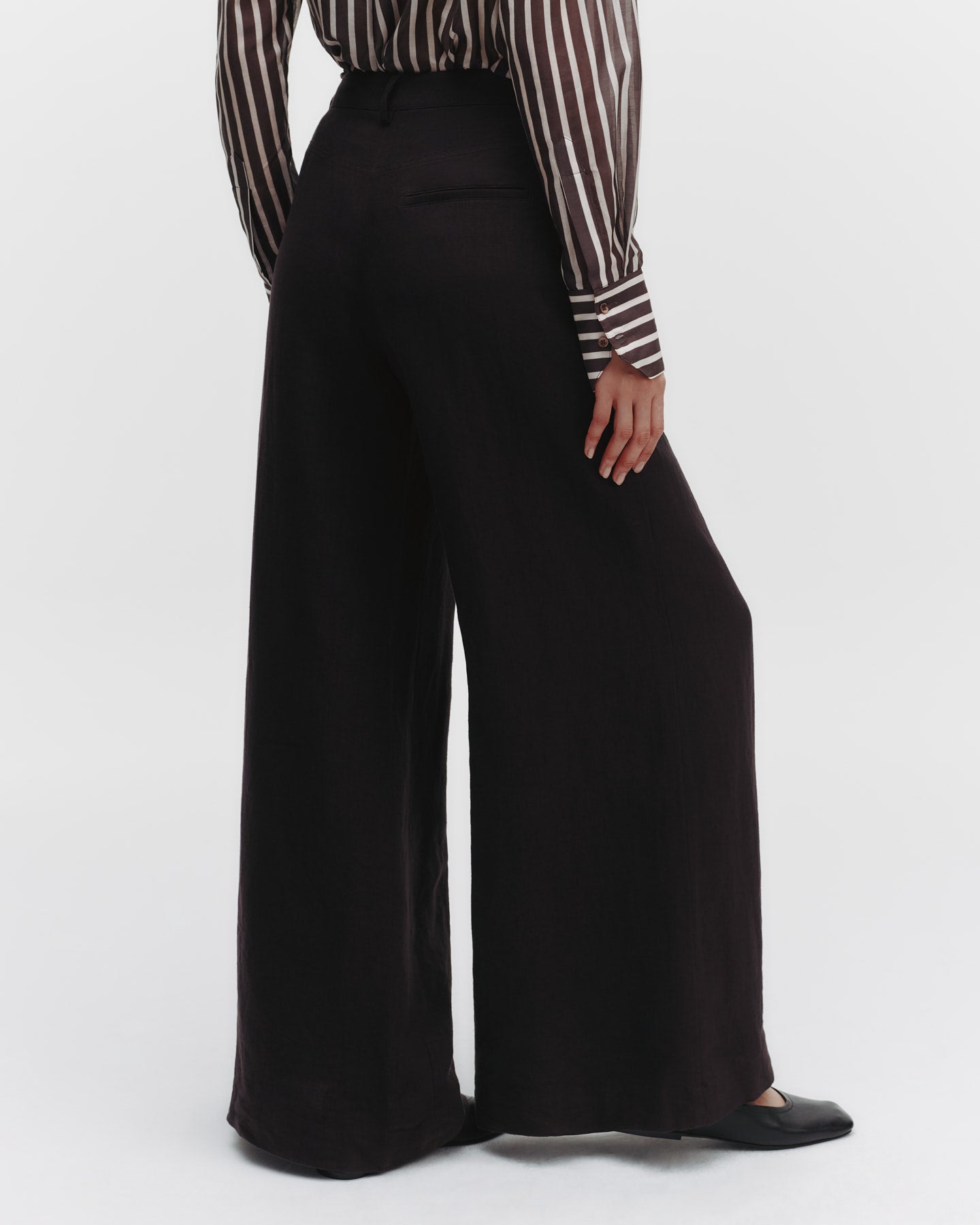 TWP Dark chocolate Dee's Trouser in Washed Linen view 7