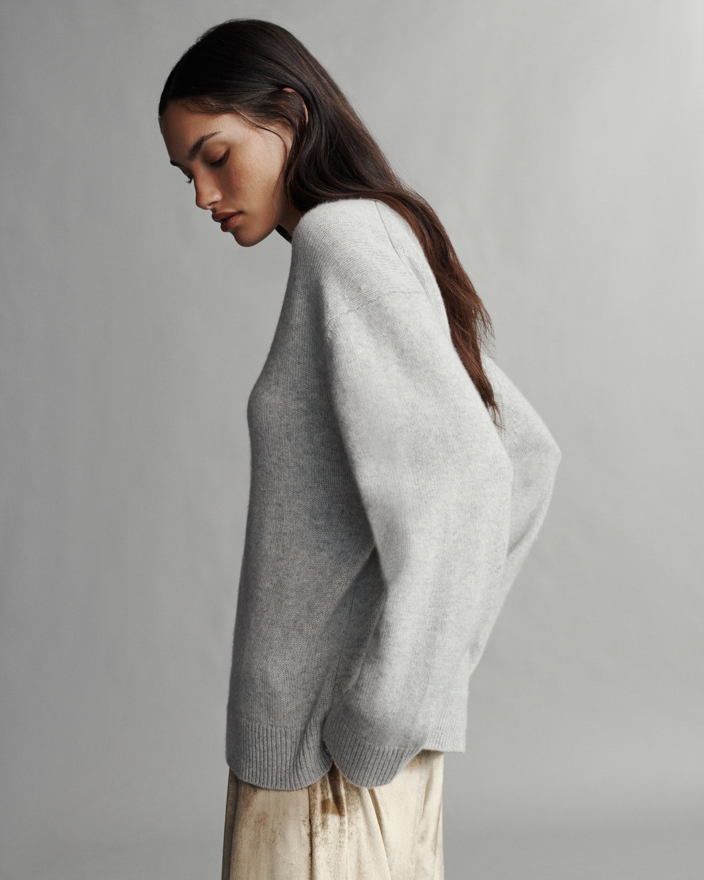 TWP Heather grey Boy Crewneck in Cashmere view 3