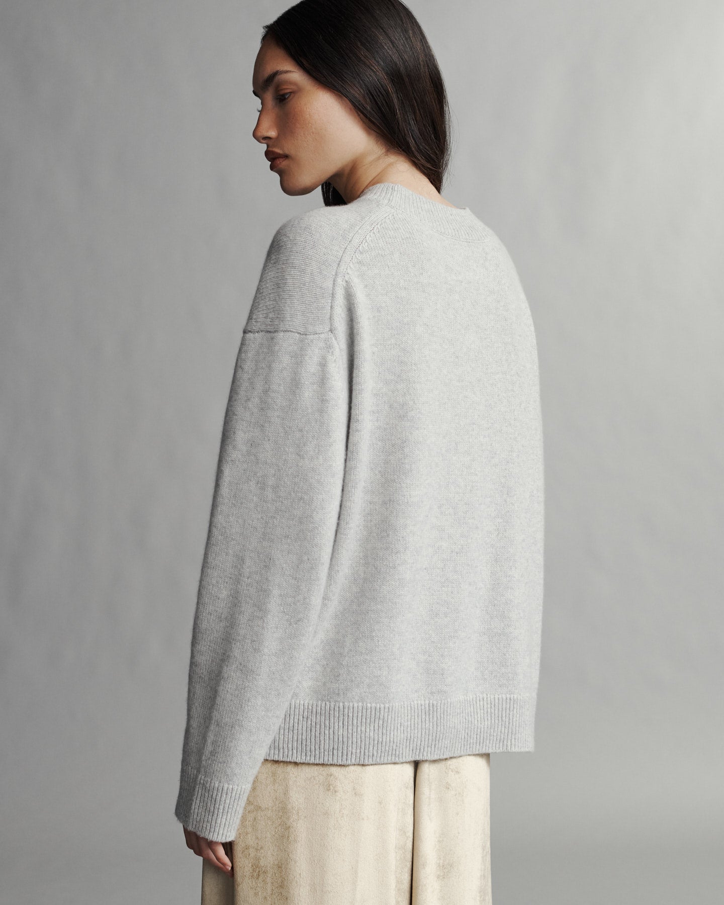 TWP Heather grey Boy Crewneck in Cashmere view 4