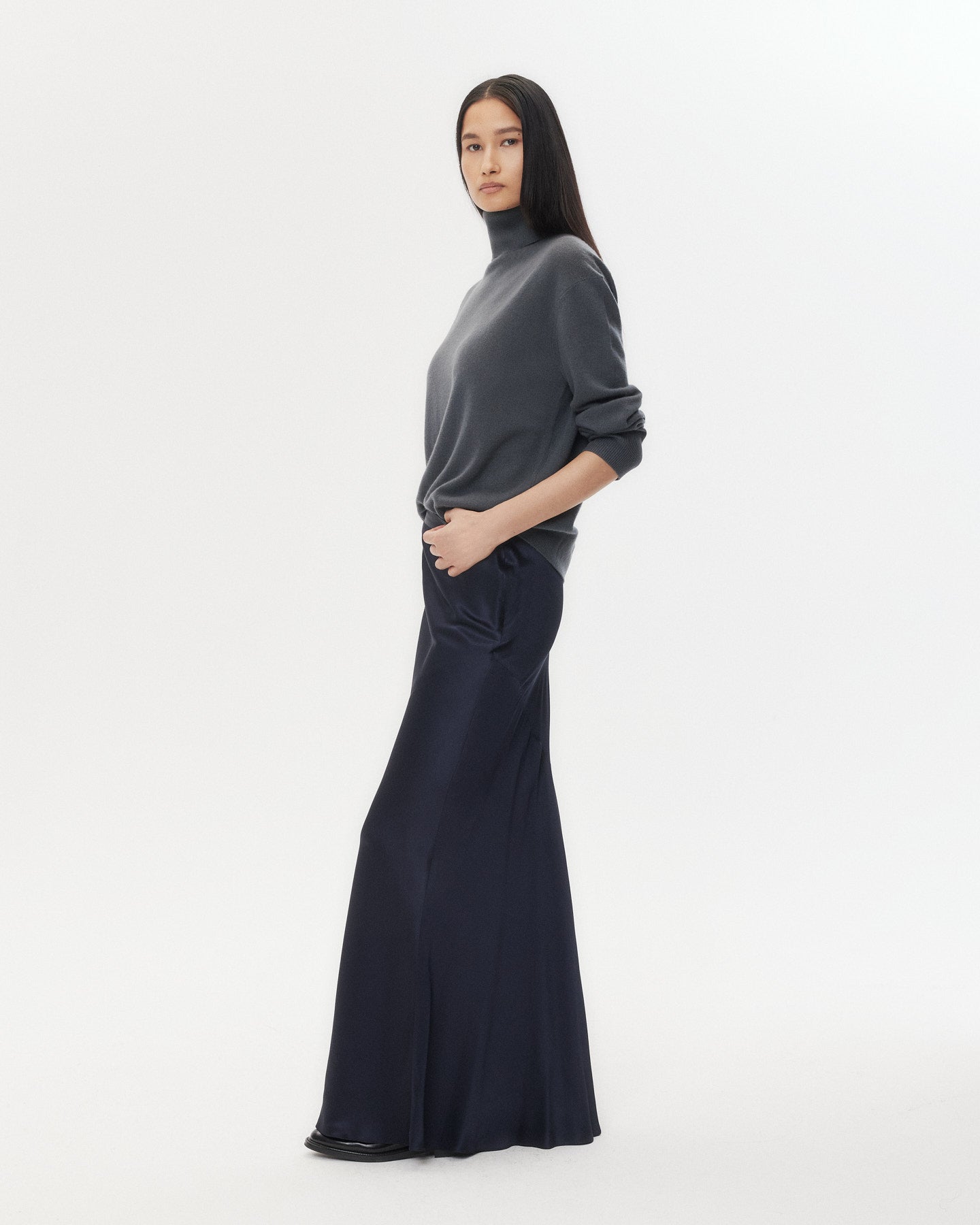 TWP Flat charcoal Easy T Neck Sweater in Cashmere view 3