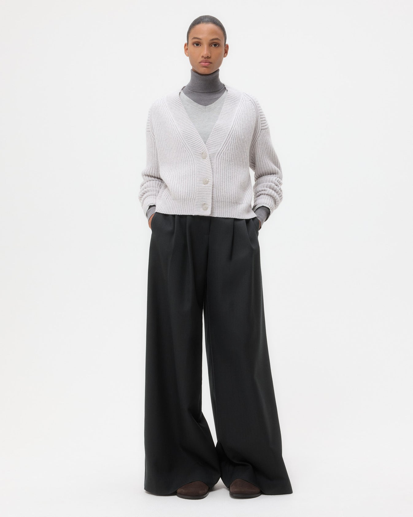 TWP Light heather grey Cropped Cardi in Cashmere view 6
