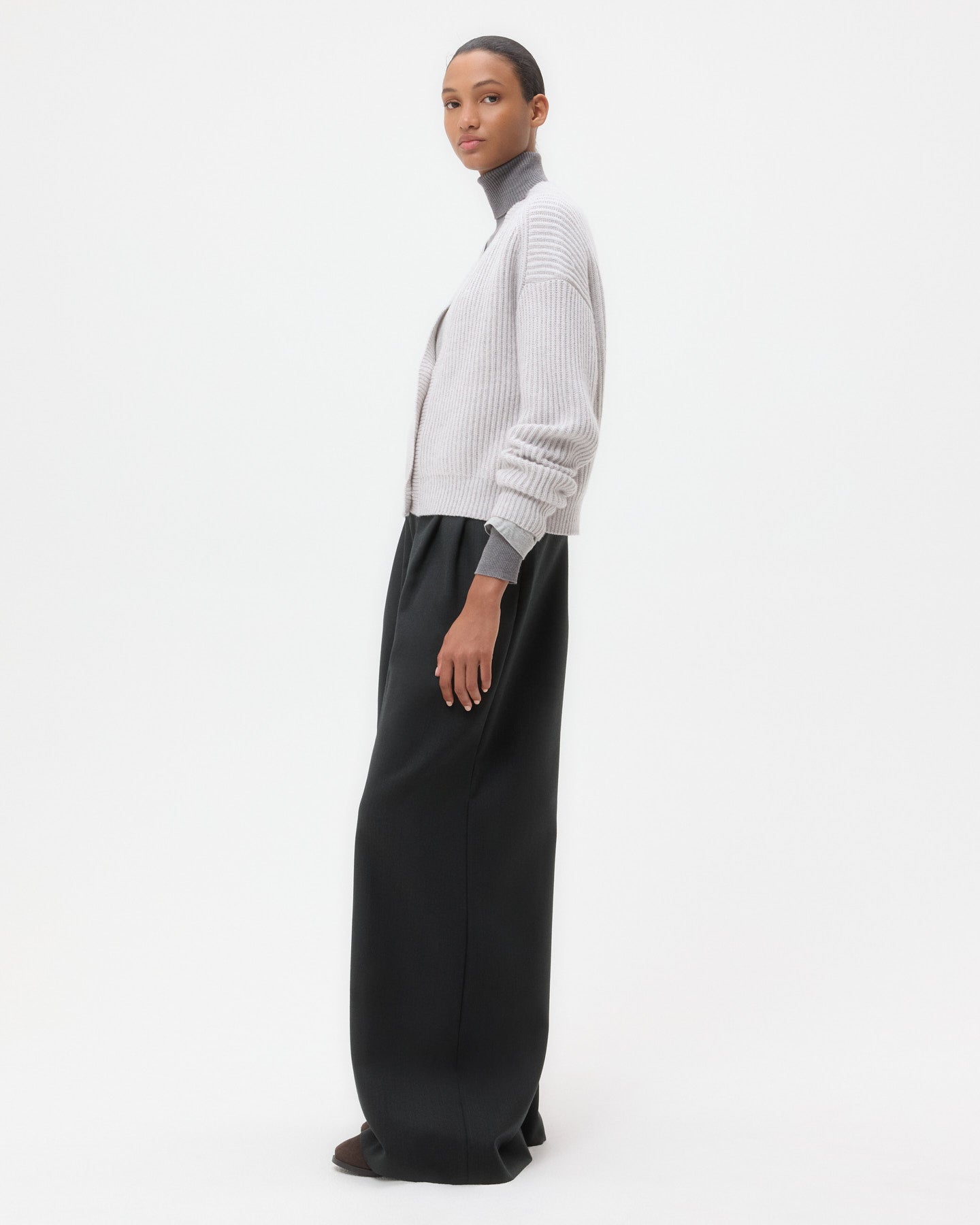 TWP Light heather grey Cropped Cardi in Cashmere view 4