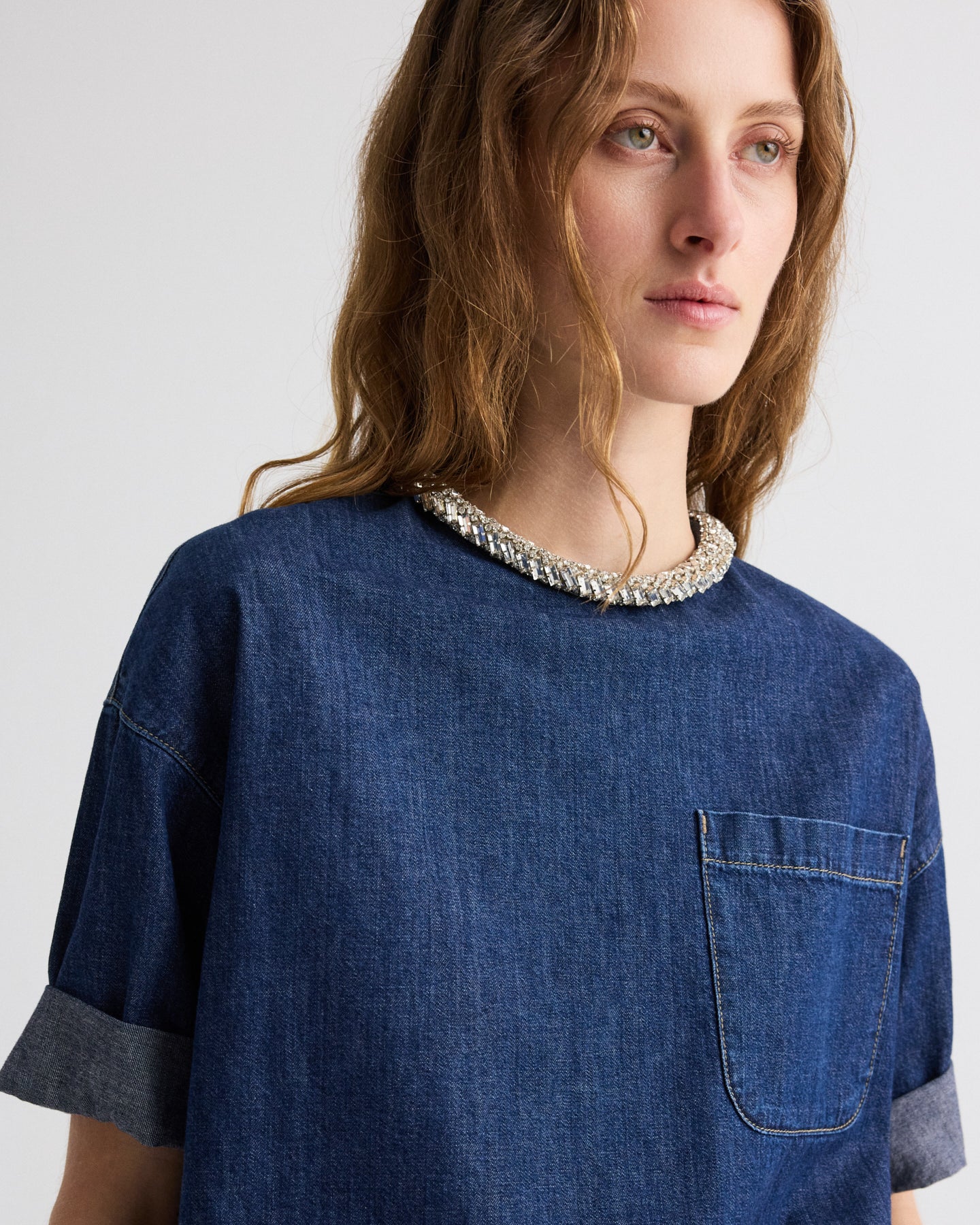 トップス STONE  Dark stone Ex T with Crystal Collar in Denim Shirting | TWP